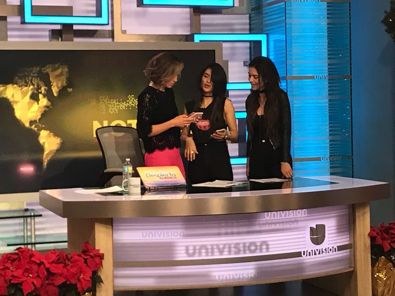 Aunque en esta ocasión Jessica no llegó sola. Alguien muy parecida a ella la acompañaba.