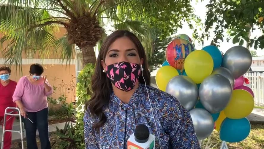 Conocer la entereza de Mercedes y el ánimo con el que festejó sus 100 años, provocó que Francisca y Raúl transmitieran en vivo con la voz entre cortada.