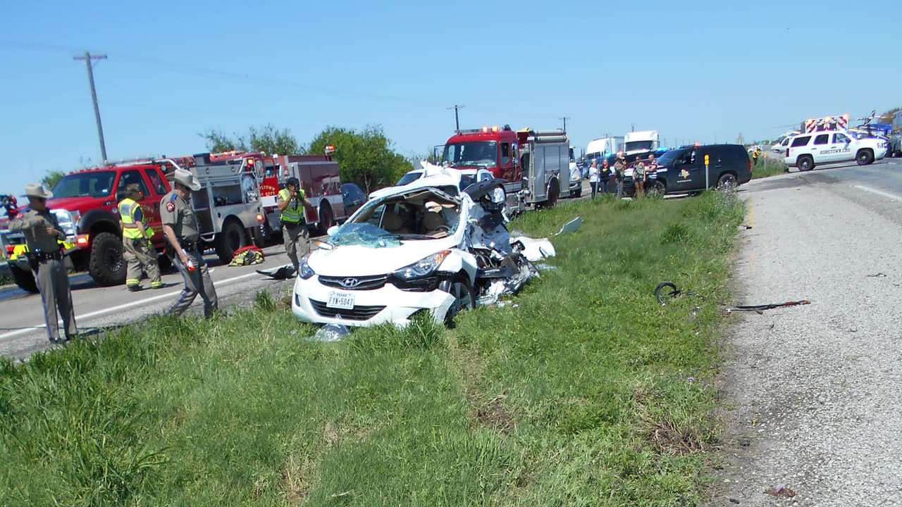 Así quedó el Hyundai Elantra en el que viajaban cuatro adolescentes del área de Houston
