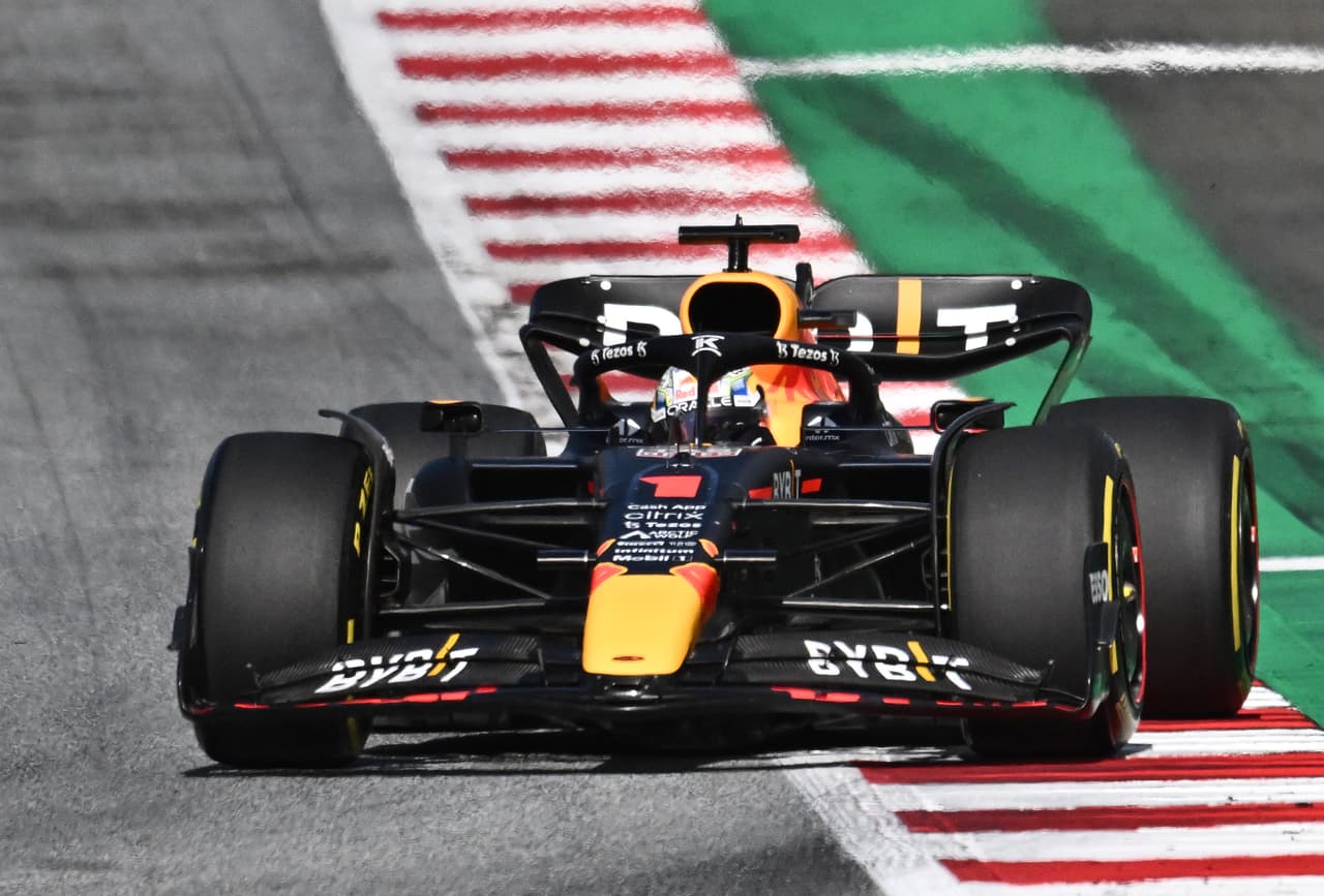 Sergio Pérez y Max Verstappen sabían que tenían que sumar puntos este sábado.