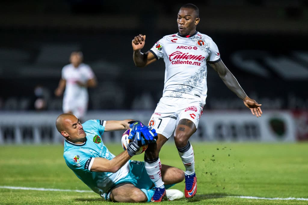 Lezcano se perdió la oportunidad de abrir el marcador tras errar un penal a los 78’ de juego. En la J3, los Bravos se medirán al América en la frontera y Xolos visitará al Puebla.