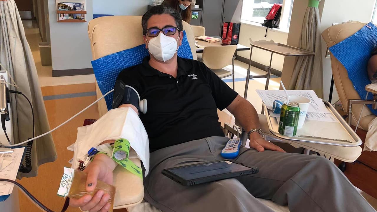 "Si estuvo enfermo, le pido que done su plasma", dice un hispano sobreviviente de coronavirus