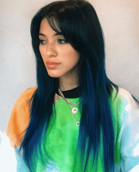 A Niki Demartino se le puede encontrar en Instagram como 'Niki la del cabello azul'. En dicha red cuenta con 3.4 millones de seguidores.