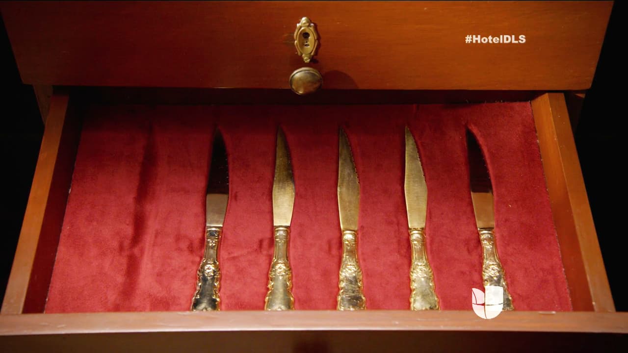 ¡Ohhh! Del hotel salió el arma con la cual asesinaron a Ximena. ¿Quién habrá sido?