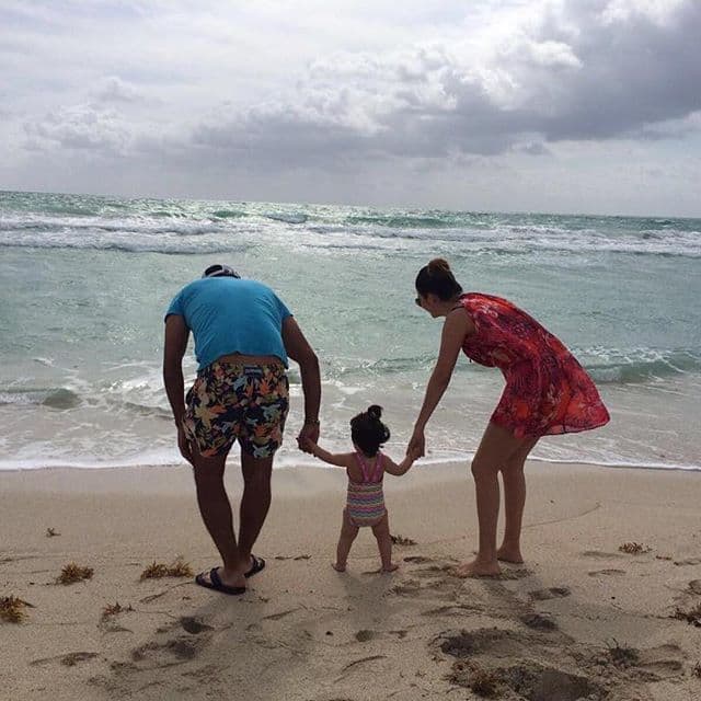 Giulietta disfruta un hermoso día en Miami con sus papis. (Abril 17, 216)