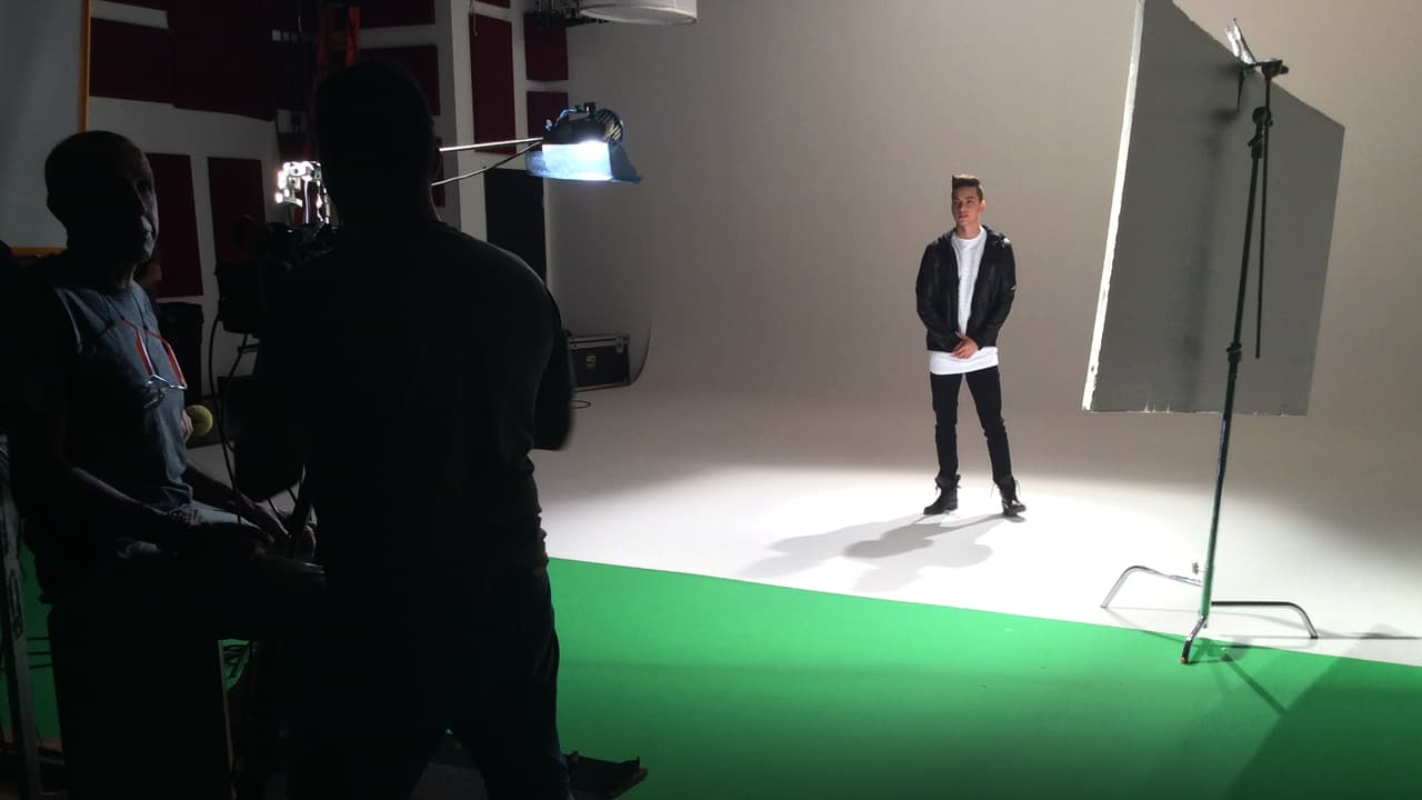 Poyato siempre estuvo atento a las indicaciones del equipo de filmación.