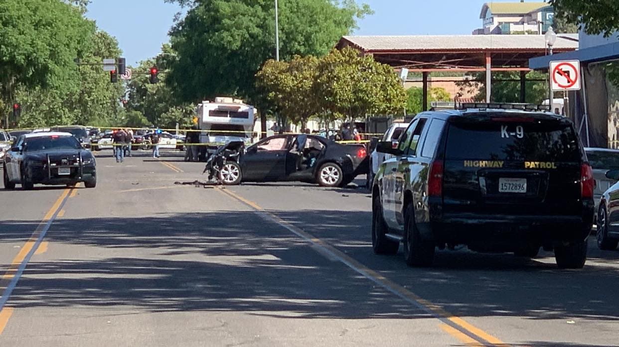 Persecución en el centro de Fresno termina en accidente mortal