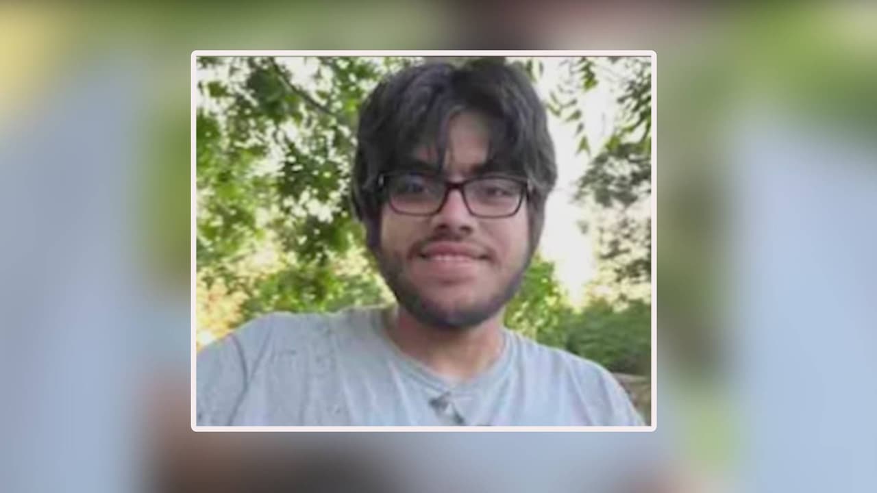 Sheriff del condado de Harris pide ayuda para encontrar a los sospechosos de asesinar a un hispano de 21 años