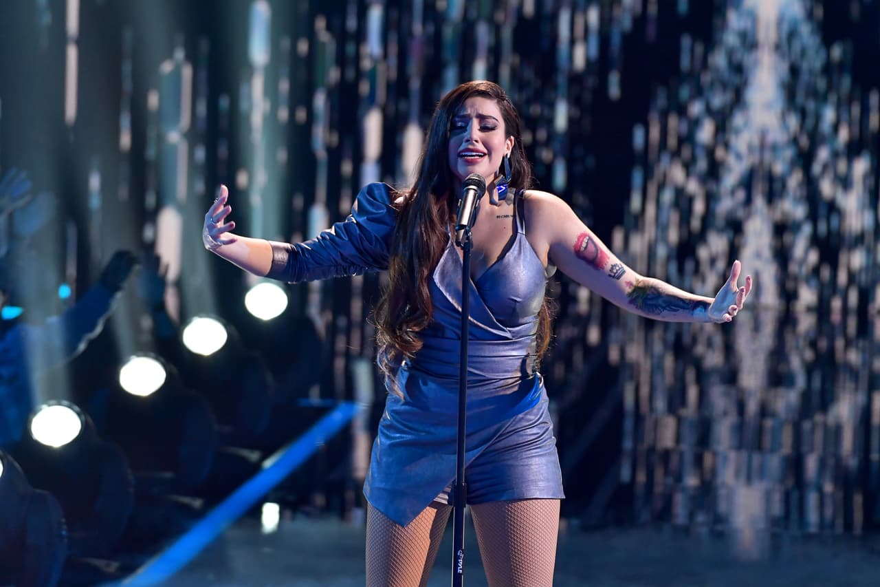 La boliviana, que también se libró de la eliminación, conquistó al jurado y al púbico con la versión en español de 'Eclipse total del amor'.