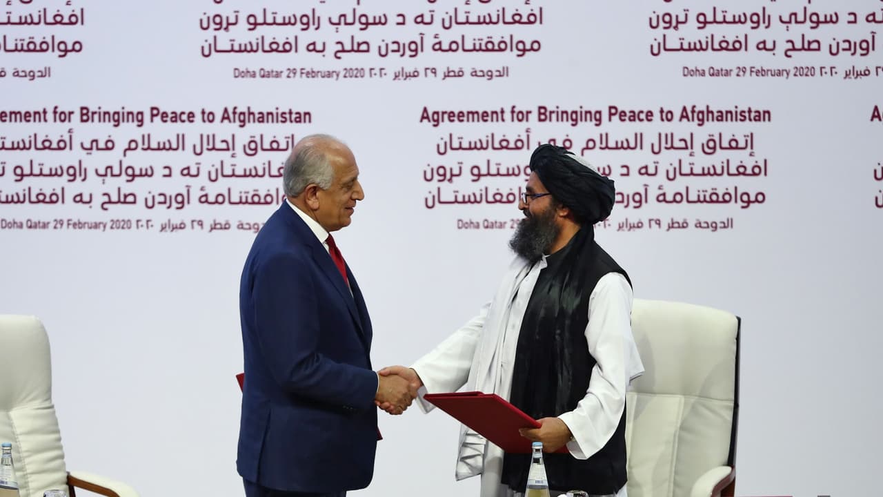 Estados Unidos y el Talibán firman un histórico acuerdo que busca poner fin a la guerra en Afganistán