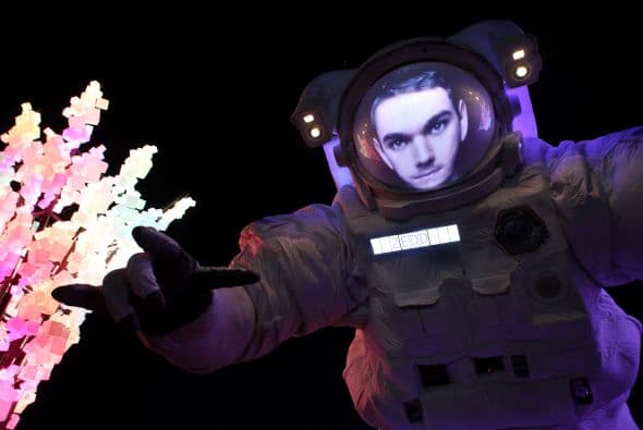 Escenarios llenos de tecnología, color y tramoyas, las estrellas de la música más coloridas y un clima envidiable hacen del Festival del Valle de Indio un experiencia que vale la pena repetir. ¿Vienes al segundo fin de semana de Coachella? ¿Quieres ver más fotos ?: