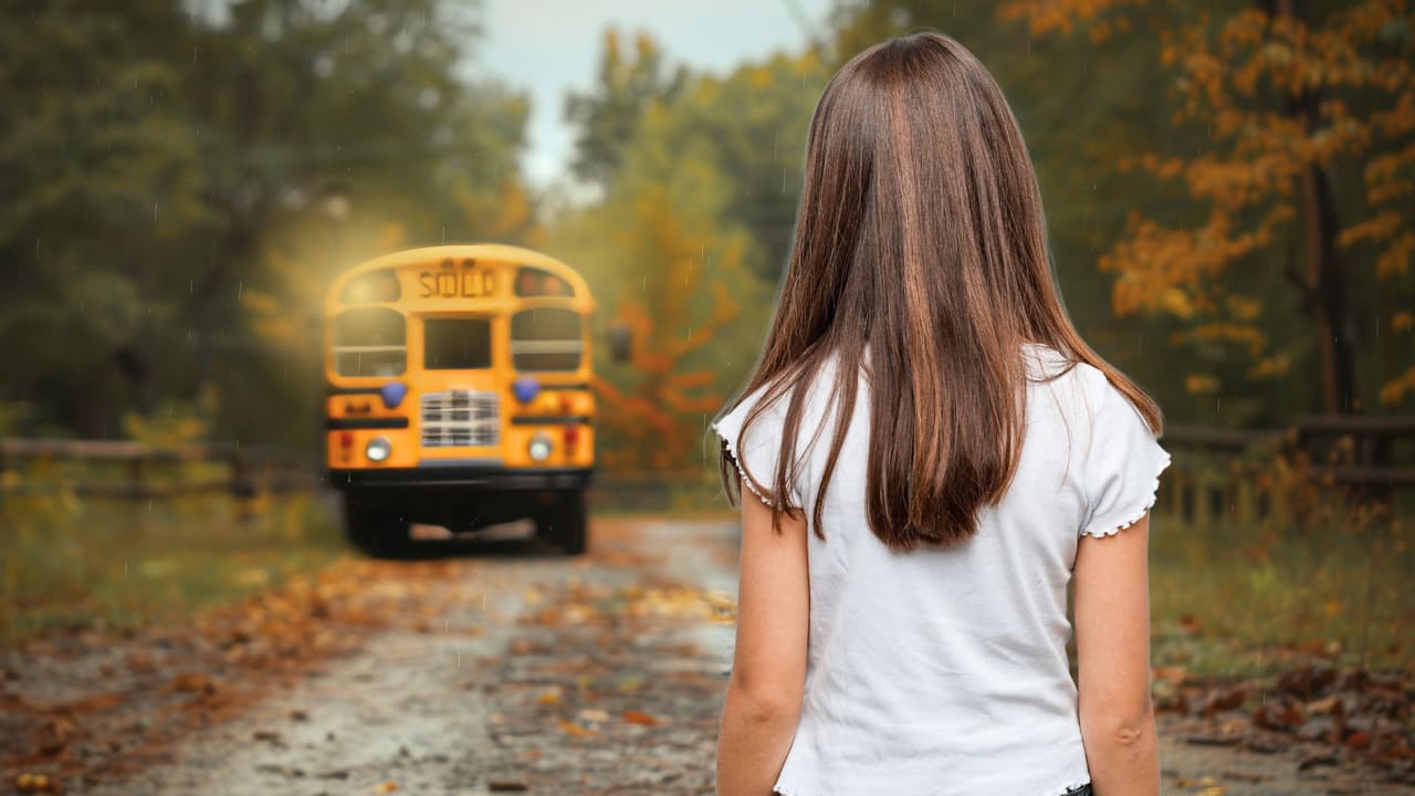 Madre hispana dice qué falló para que su hija de 5 años no llegara en el autobús escolar a casa