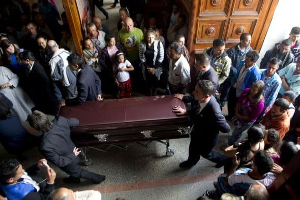 Para las autoridades, la matanza puede obedecer a una respuesta de las "bacrim" (bandas criminales) a los "golpes fortísimos" que han recibido esas organizaciones de la delincuencia este año.