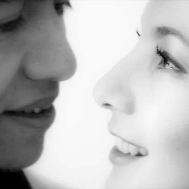 Priscila Camacho Segura, mejor conocida como Priscila, tenía 23 años de edad cuando le dio el sí en el altar a Gustavo Ángel.