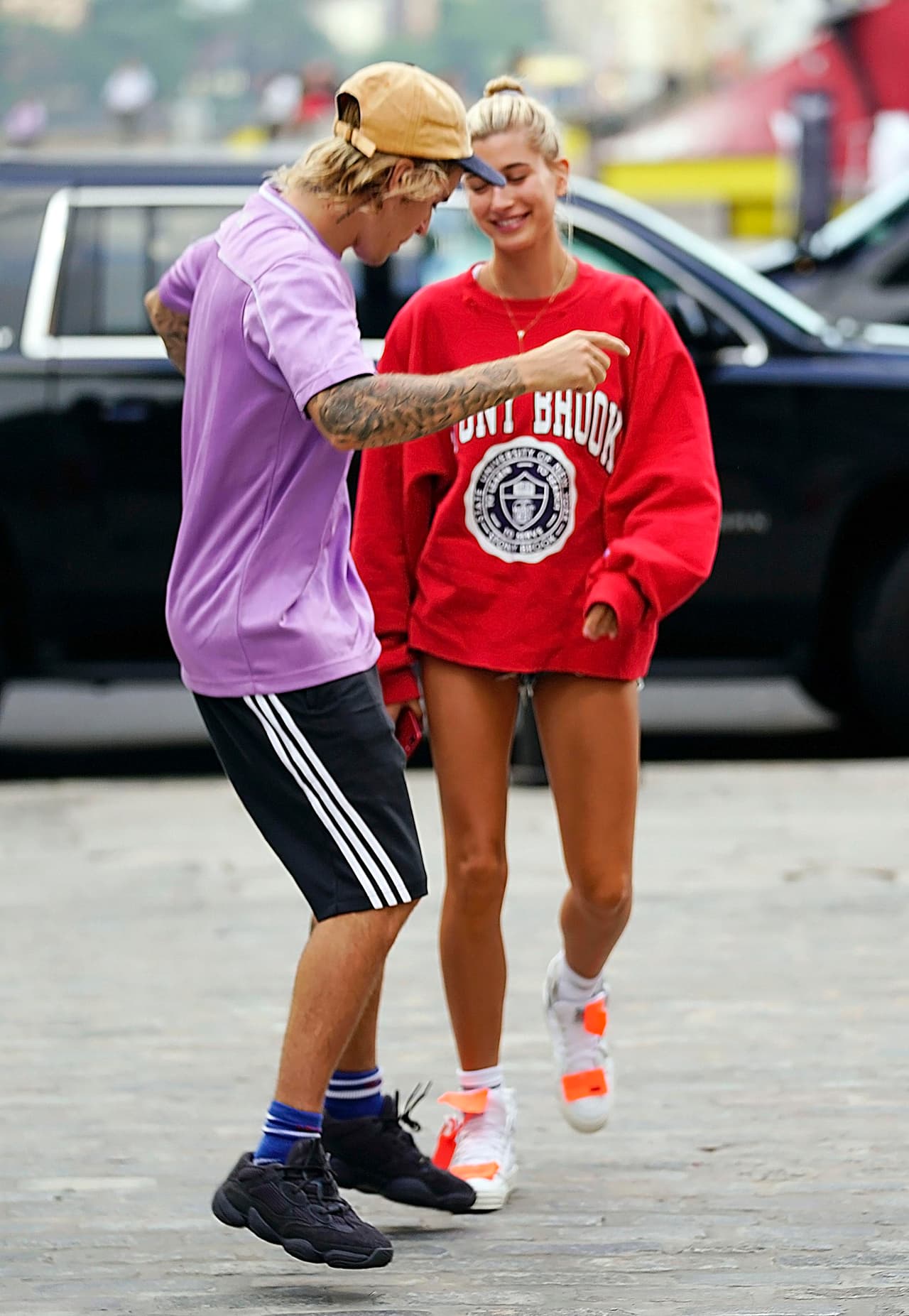 Aunque tal vez no tengan que esperar por mucho, ya que las campanas de boda suenan cada vez más fuerte para Hailey, quien incluso ya ha escogido a las que serán sus damas de honor.