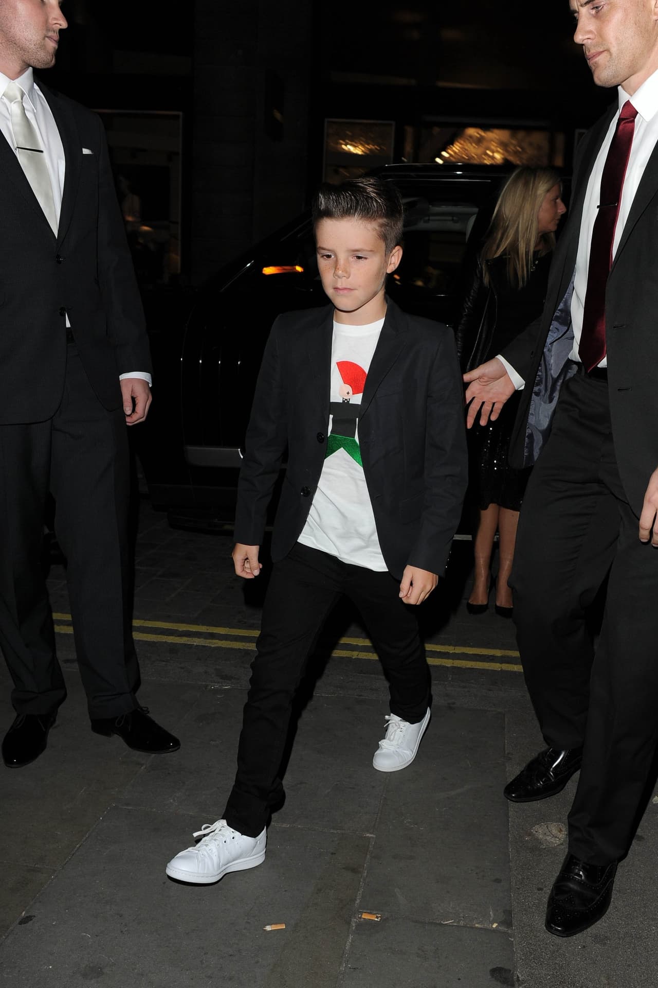 Primero, por su hermanito Cruz.