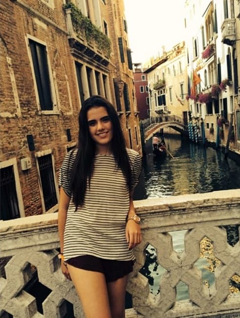 En sus redes sociales comparte sus mejores viajes y le fascina interactuar con sus seguidores.