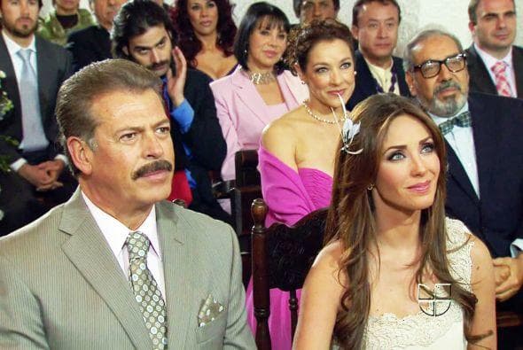 Se rumoró que 
<b><a href="http://www.univision.com/temas/anahi">Anahí</a></b> se negaba a besar al actor, aunque ella salió a desmentir estos rumores y aseguró su excelente relación con Goyri. ¿Qué pareja te parece la más dispareja?
