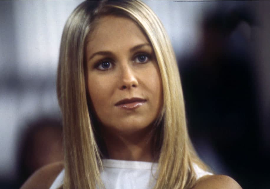 Su bondad continuó en "Rubí", donde fue la mejor amiga de Jacqueline Bracamontes.