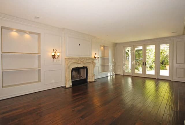 Desde entonces ha, por supuesto, hecho sus renovaciones y cambios a la propiedad.