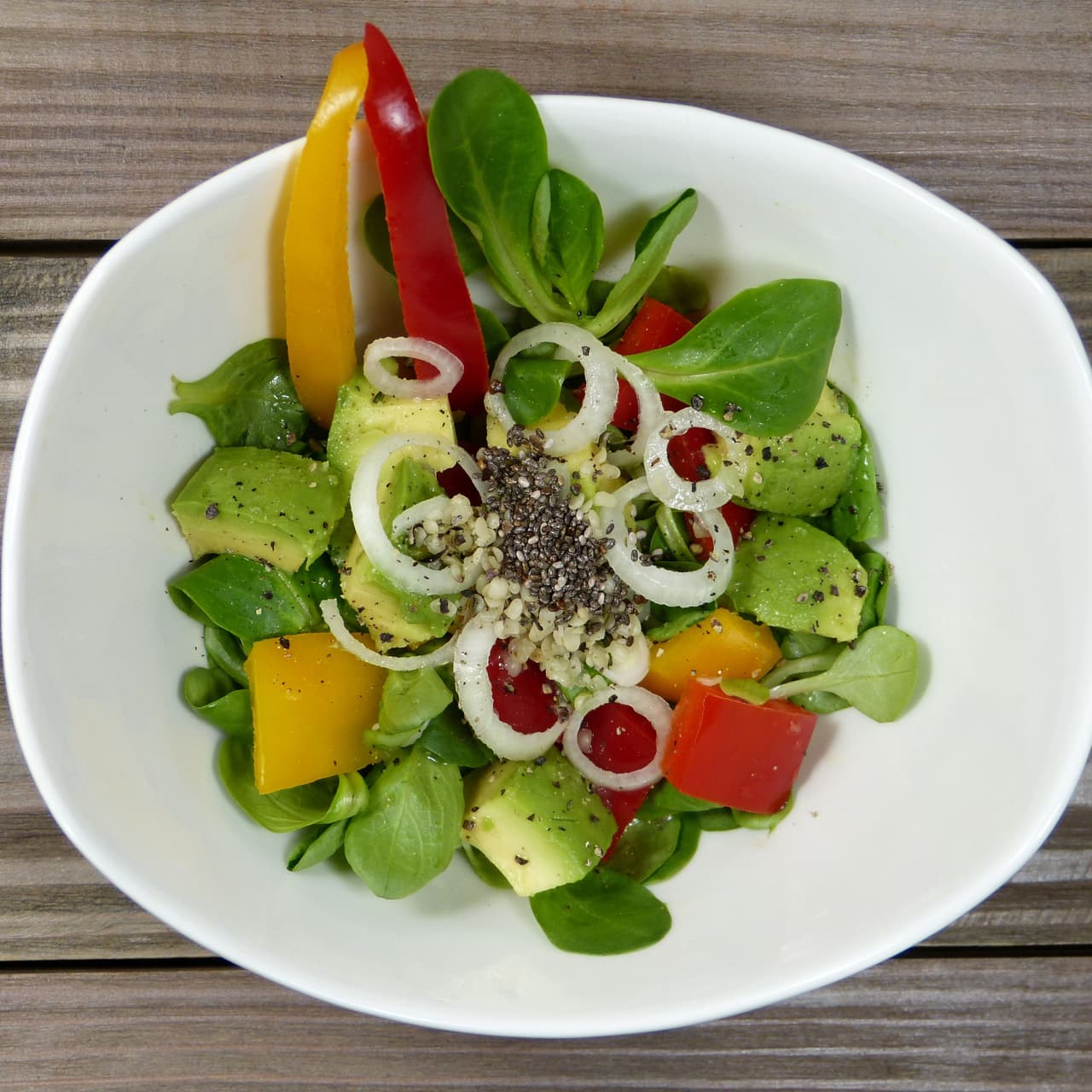 En las ensaladas es perfecta, añade un poco de espárragos. Si lo prefieres puedes consumirlas en pan y sabe muy bien.