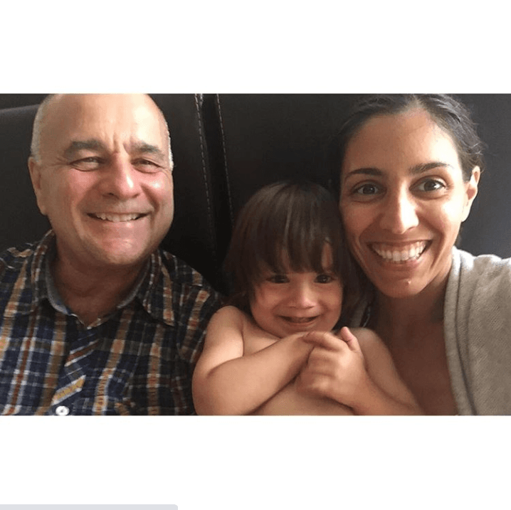 Comenzar con su nueva familia no fue fácil: “Al principio de la relación 'Titi' tenía cinco años y medio y estaba sufriendo los efectos de la separación. Me costó trabajo ganarme su confianza. También con Stephanie hubo un período de adaptación”, recordó el exbajista de Miami Sound Machine.
<br>