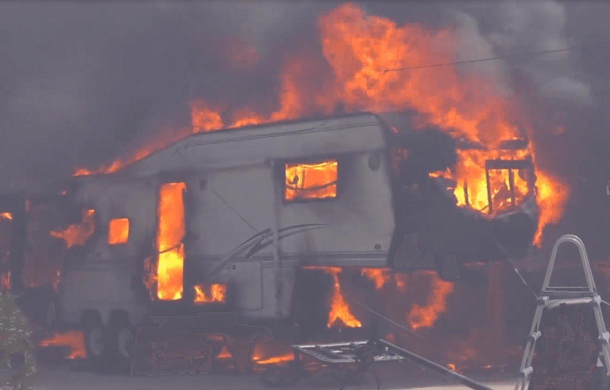 Cinco incendios dejan graves daños estructurales y evacuaciones obligatorias en el sur de California