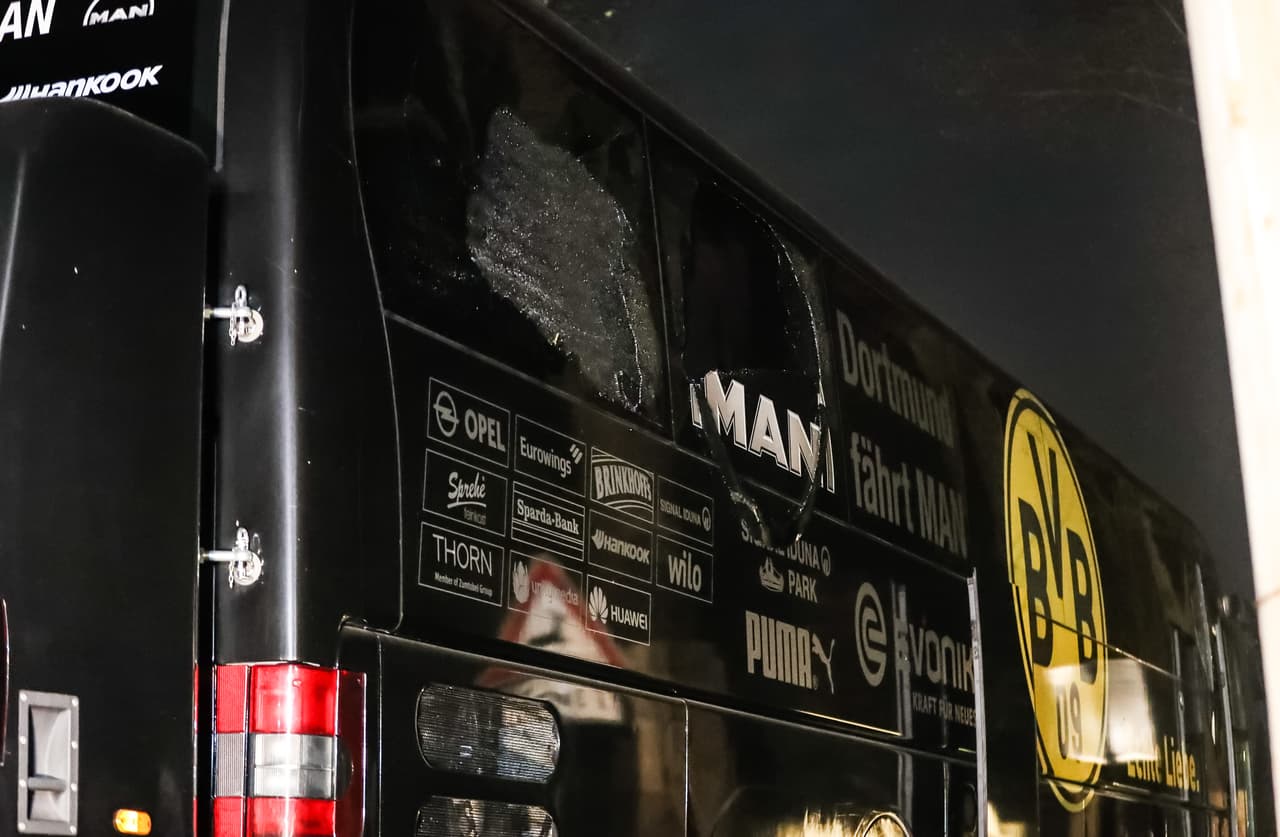 En abril de 2017, previo al partido entre el Borussia Dortmund y el Monaco, el autobús del Dortmund fue atacado con tres explosivos en camino al estadio. Sólo un jugador tuvo heridas graves.