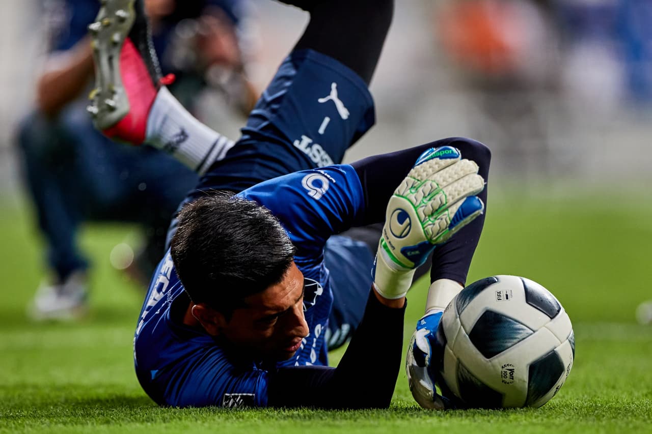 Pachuca fue mejor en el primer cuarto de hora y Andrada volvió a lucirse al minuto 18, cuando achicó ante la llegada solitaria al área de Francisco Figueroa.