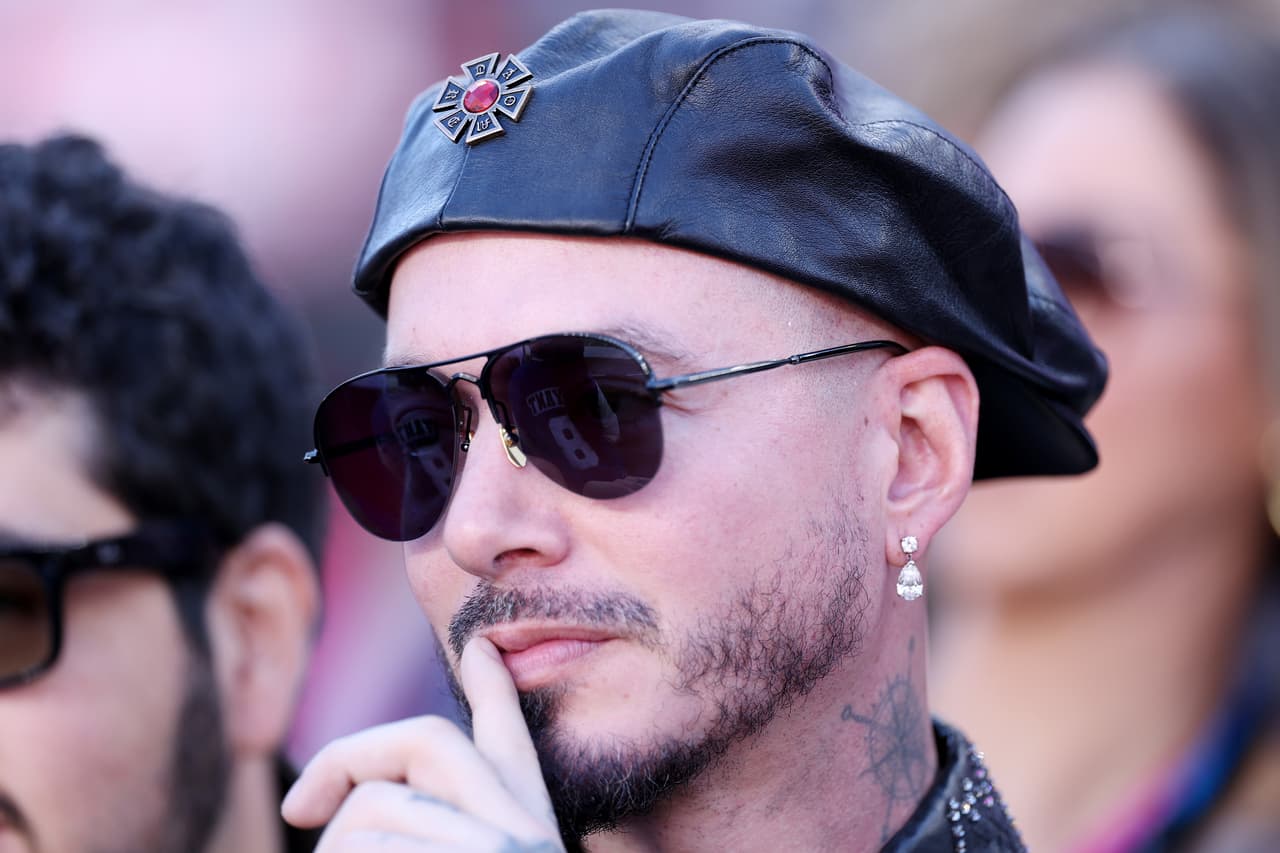 J Balvin fue una de las estrellas latinas en ir al evento.
