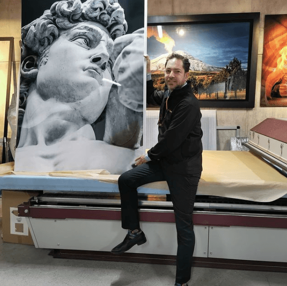 Además, se convirtió en empresario y ahora tiene un negocio de venta de arte y decoración.