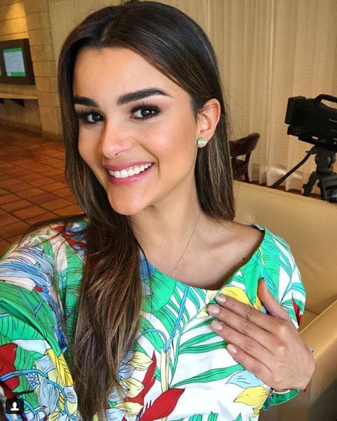 Son pocas las ocasiones en las que hemos visto triste a Clarissa Molina, pues siempre nos contagia con su sonrisa y positivismo.