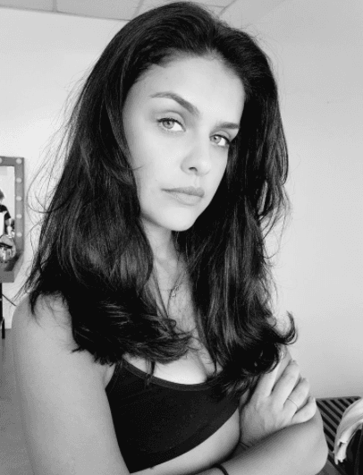 ¿Estás listo para disfrutar las maldades de la bella Samara?