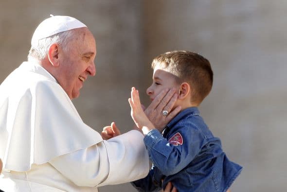 Una iniciativa que partió como simbólica y qué superó todas las expectativas en cuanto a participación, ya que acudieron más de 20.000 enamorados de 28 países, según informa el Consejo Pontificio para la Familia, organizador del acto.