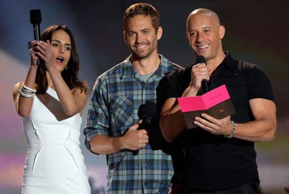 En el 2015, el rapero Wiz Khalifa fue comisionado para componer la banda sonora de la película 'Furious 7', en honor al fallecido actor. El álbum estuvo 12 meses consecutivos en el top de 100 de Billboard.