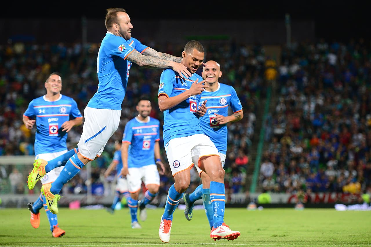 Santos 1-2 Cruz Azul: La Máquina vence a Santos y mantiene la esperanza de liguilla