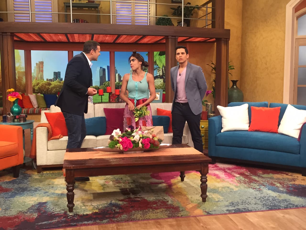 Mela llegó a Despierta América para quitarle el puesto a nuestra querida Karla, luego de su desmayo.