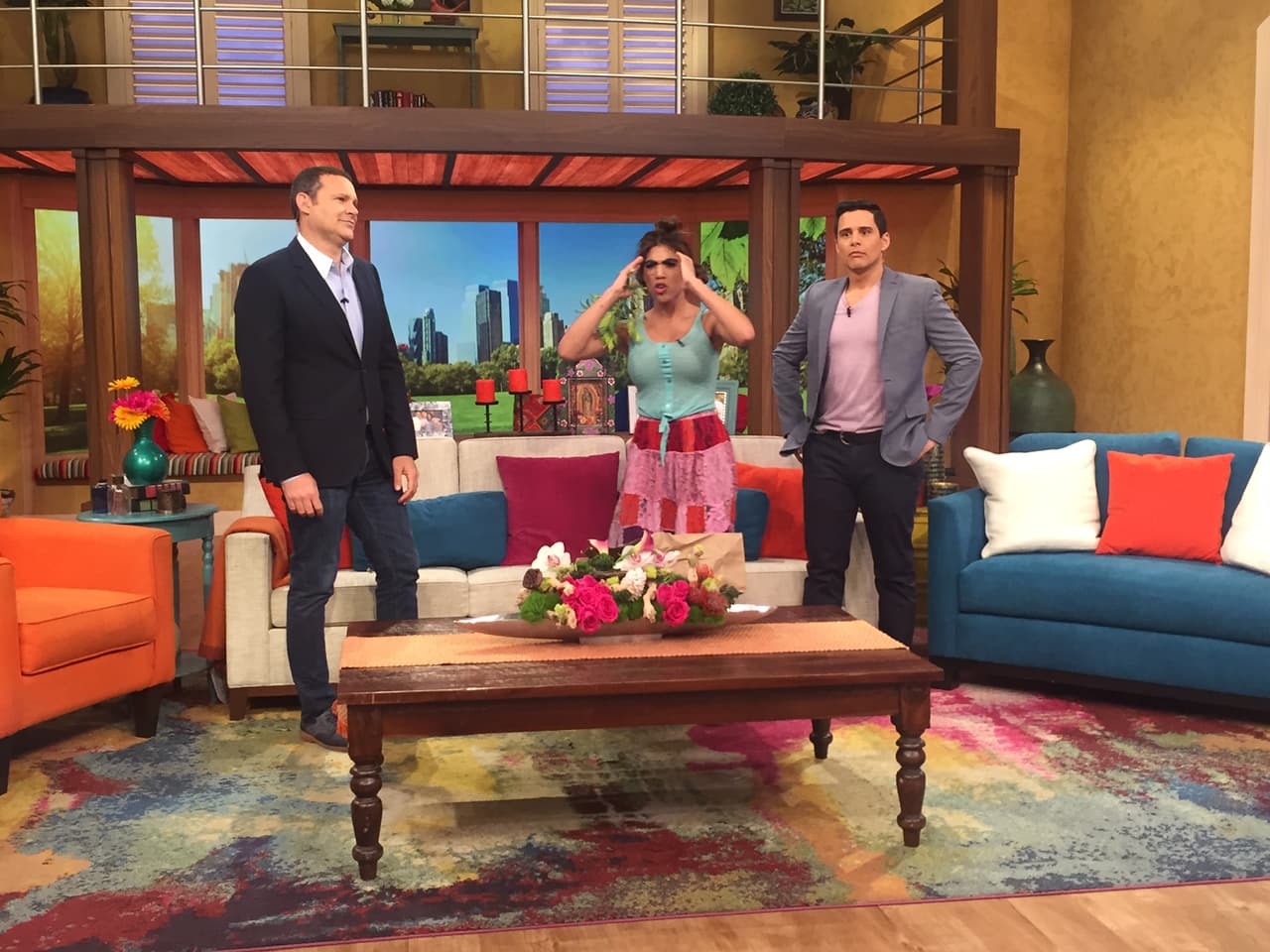 Mela está estudiando para hacsacar espíritus malignos del cuerpo de sus amigos.