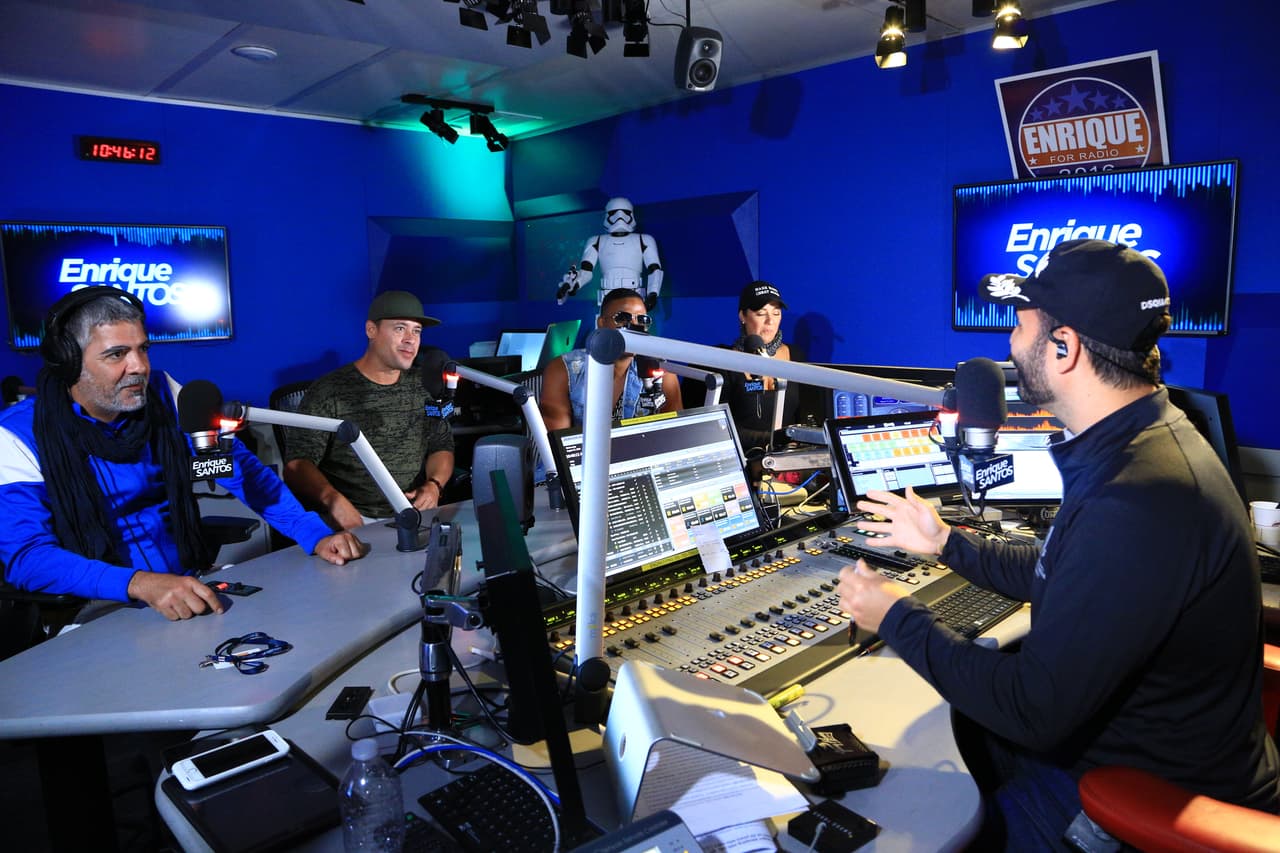 Después de 7 años ausentes de los escenerios, Los Orishas regresan a presentarse en Miami, pero primero no podía faltar una visita al Enrique Santos Show.