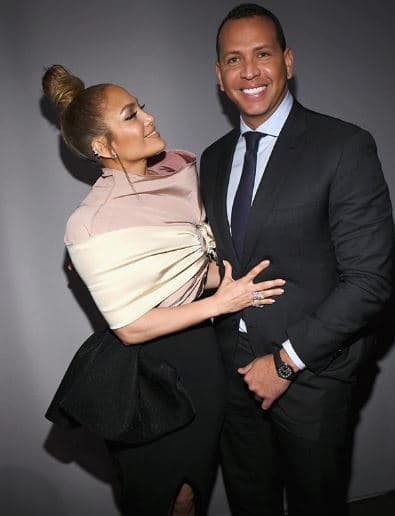 "[...] Con un nuevo año también vienen nuevas oportunidades para mejorar. Mi mentor me dijo una vez: No seas ancho ni superficial. Sé estrecho y profundo. En otras palabras, enfócate en menos cosas y mejóralas. Mi objetivo para este año será seguir ese consejo, tener más tiempo en familia y una mejor organización de mi agenda [...]", aseguró el también empresario. ", continuó en su mensaje.