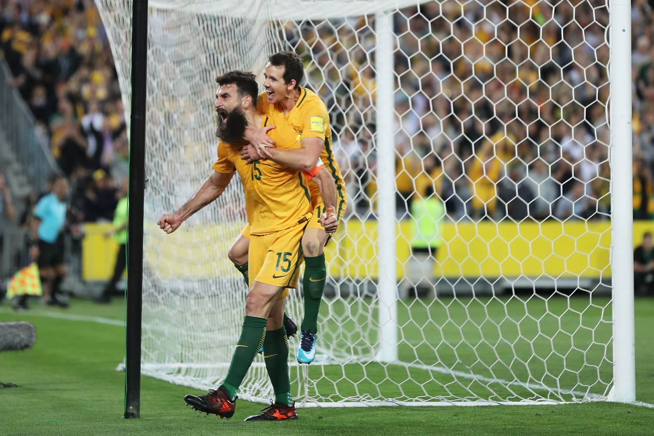 Pero faltaba más, al minuto 85 se decretó otro penal, esta vez por falta de Johnny Palacios en el área.