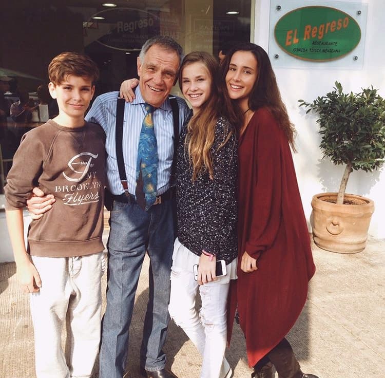 Agregando que "lo único que me consuela es que ese no fue un adiós sino un hasta luego".