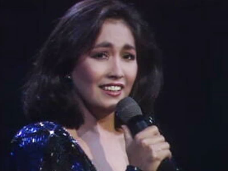 Ana Gabriel estuvo en la primera entrega de Premio Lo Nuestro como presentadora de la Canción del año en la categoría Regional mexicano y para cantar su sencillo 'Ay amor'.