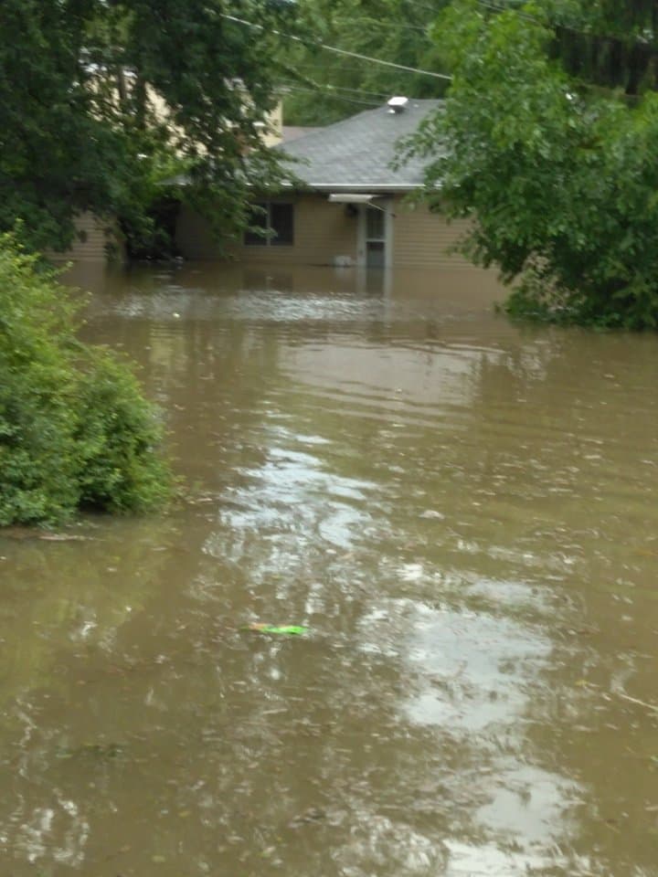 En la Línea Norte de Union Pacific, los trenes entrantes y salientes experimentaban grandes retrasos y también se reportaban afectaciones en Amtrak por lo que piden a usuarios que estén pendientes de las redes sociales.