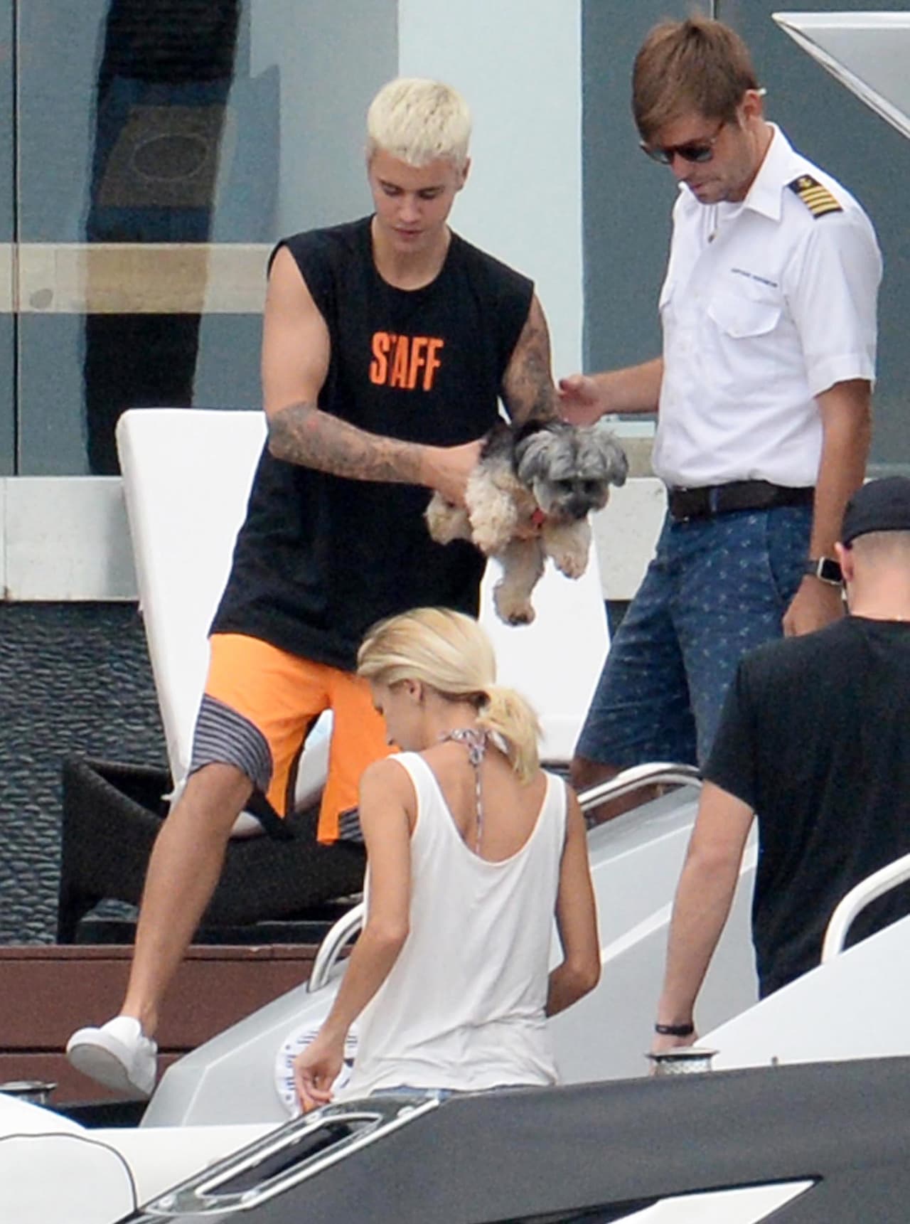 ¡Ese perrito es el alma de la fiesta!