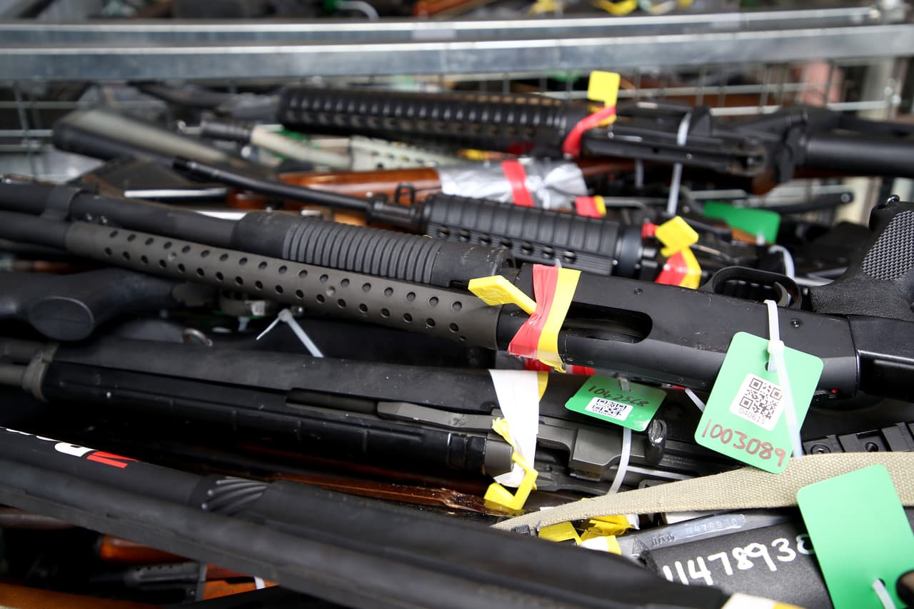 Policía de Illinois apoya ley para registrar huellas digitales de quienes pidan la tarjeta para portar armas