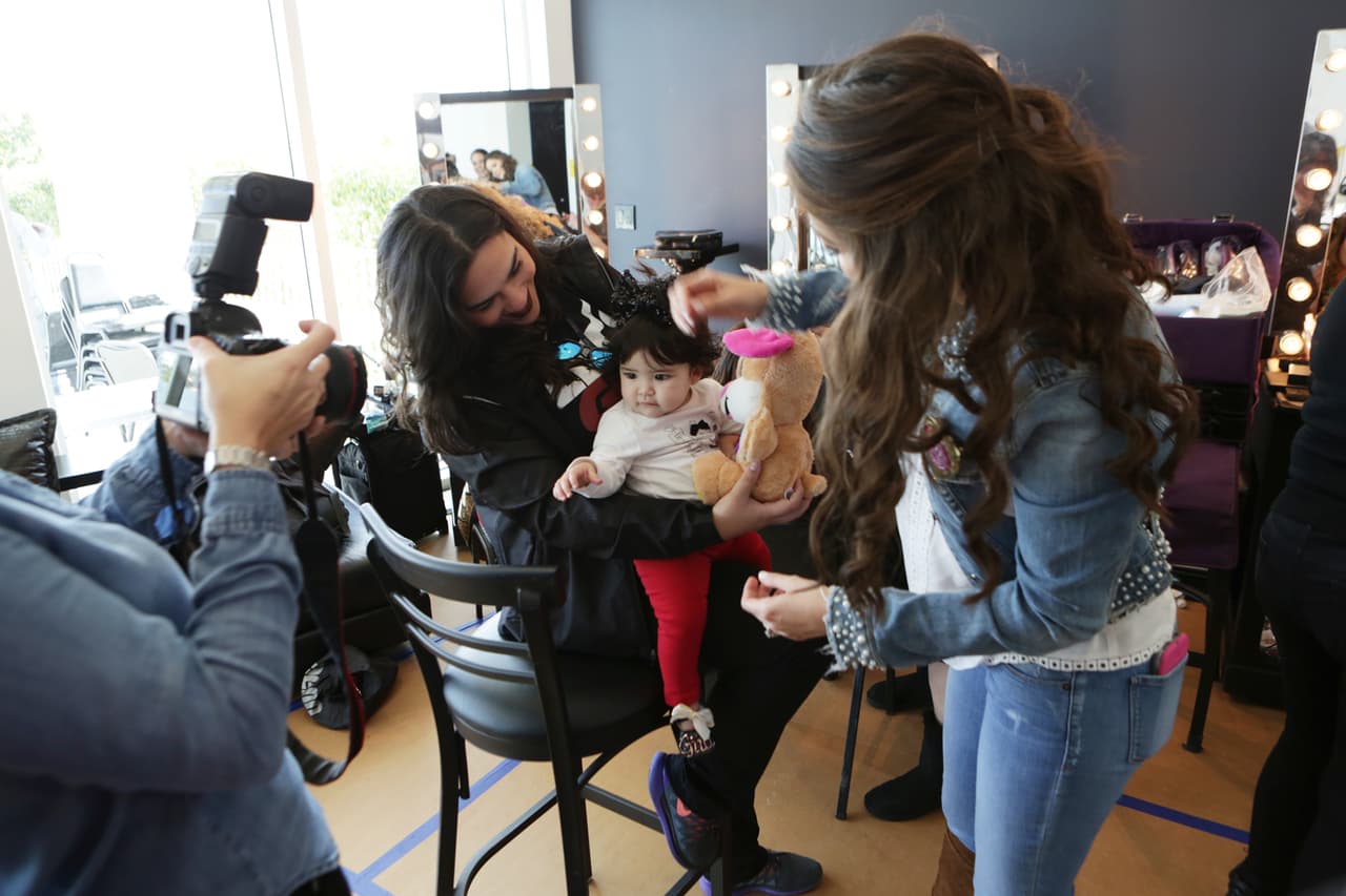 La pequeña nos robó el corazón desde el momento que nació. Es la consentida de todos y como dice Ana Patricia, es la nueva reina de su casa.