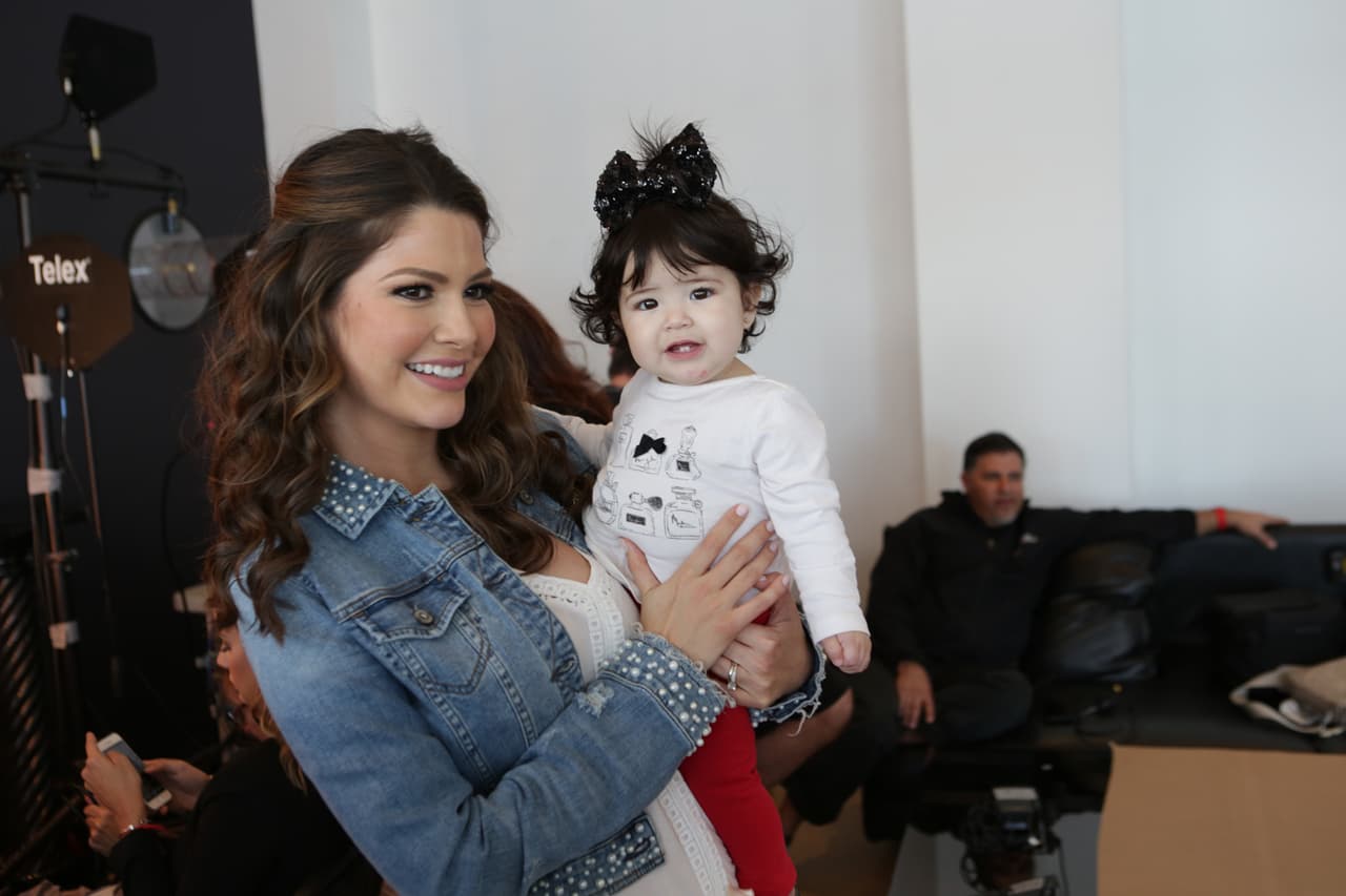 La pequeña nos robó el corazón desde el momento que nació. Es la consentida de todos y como dice Ana Patricia, es la nueva reina de su casa.