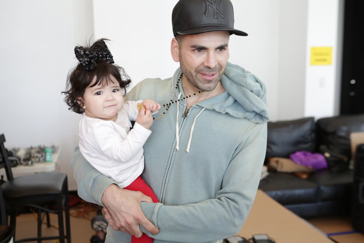 La pequeña nos robó el corazón desde el momento que nació. Es la consentida de todos y como dice Ana Patricia, es la nueva reina de su casa.