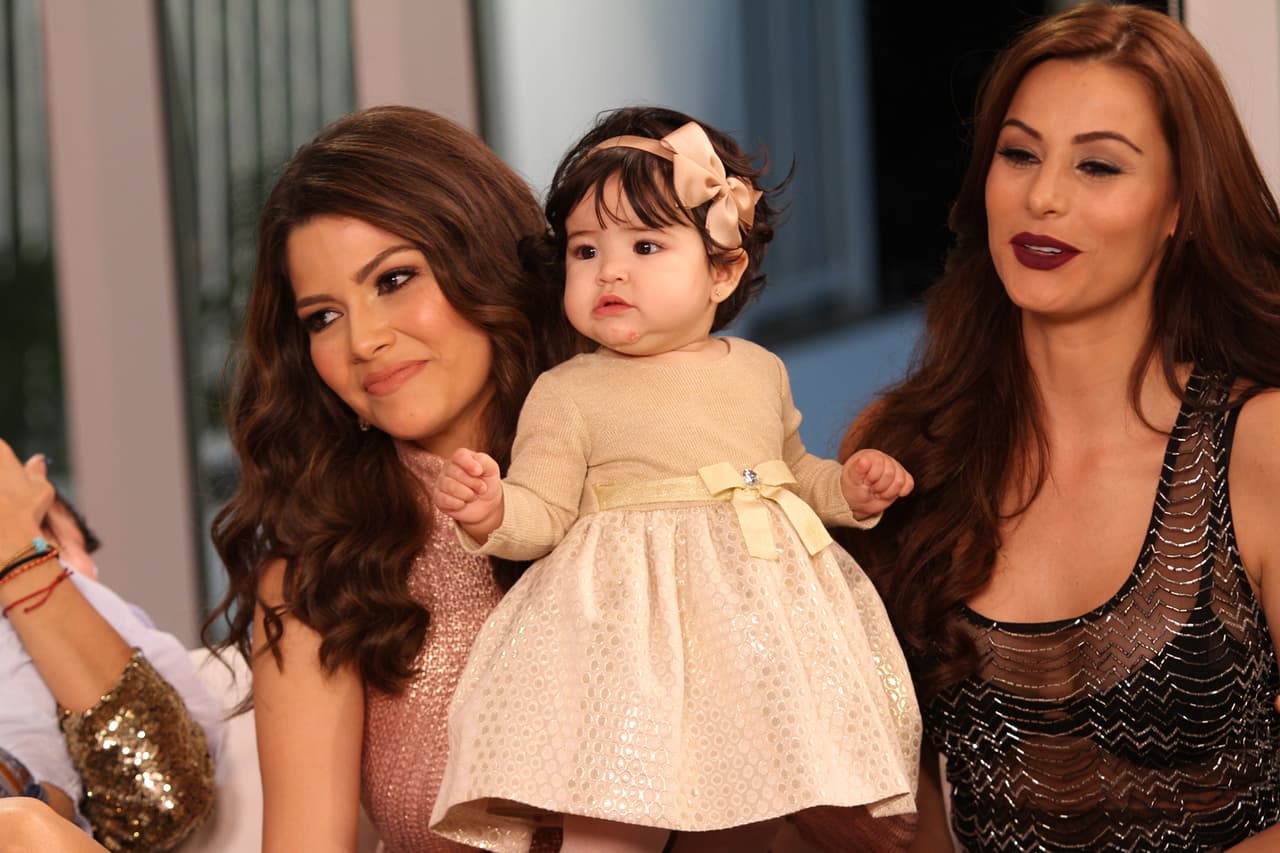 La pequeña nos robó el corazón desde el momento que nació. Es la consentida de todos y como dice Ana Patricia, es la nueva reina de su casa.